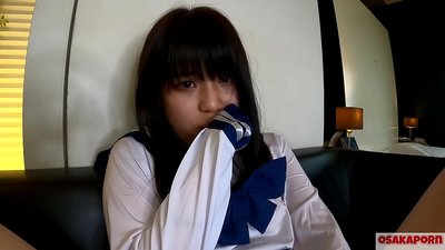 Musikana wekuJapan ane makore 18 ekuberekwa ane matinji madiki anokwesha uye orgasms nechigunwe chinobaya uye bonde toyi. Musikana weAsia muchikoro cosplay costume anopa blowjobs muvhidhiyo yeamateur. Mao 7 OSAKAPORN.