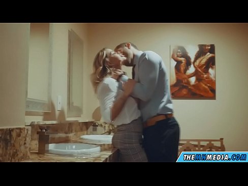 ❤️ Kana blonde ine busty inokukwezvera muchimbuzi cheveruzhinji pane zvinonyadzisira sn.com-porn-mz.ru ❌️❤